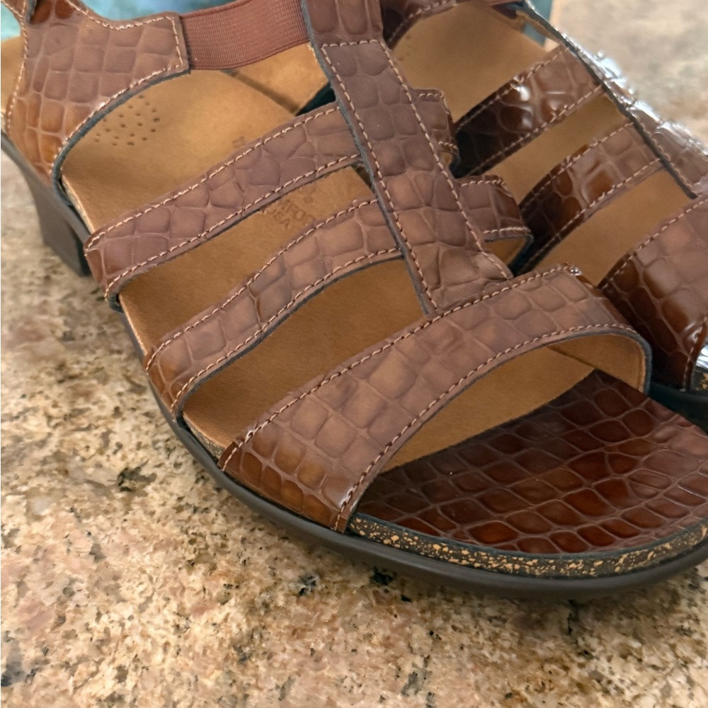 SAS Brown Croc-Embossed Leather Slingback Sandal Allegro 9W NIB USA MADE - Picture 6 of 11